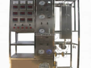数字型气固相固定床催化反应实验装置