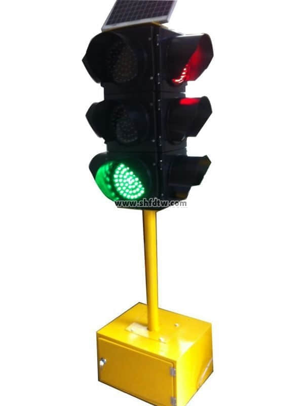 十字路口交通灯实物教学实验装置(图1)