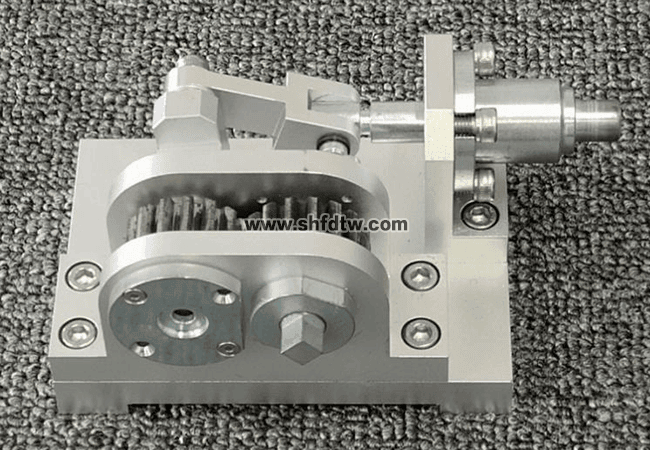 齿轮传动式偏心滑块机构 齿轮传动式偏心滑块机构教学模型(图1)