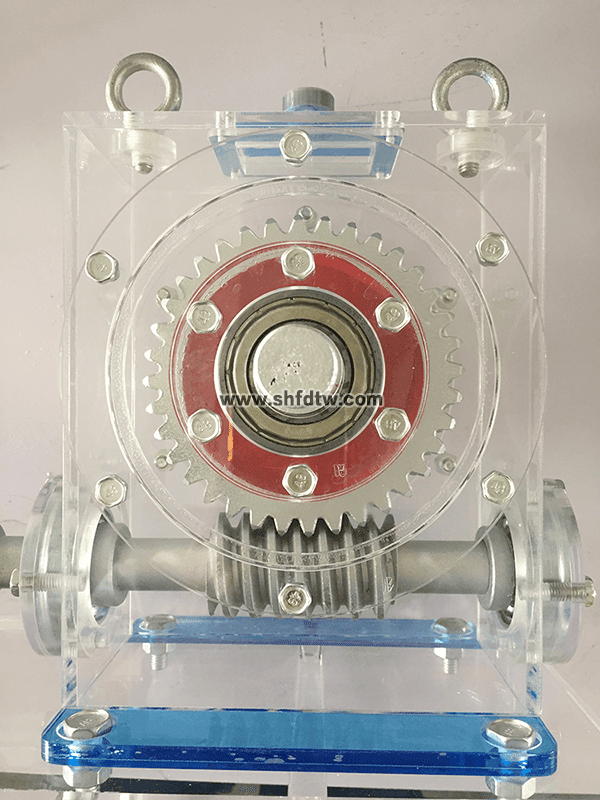 透明减速器模型(图1)