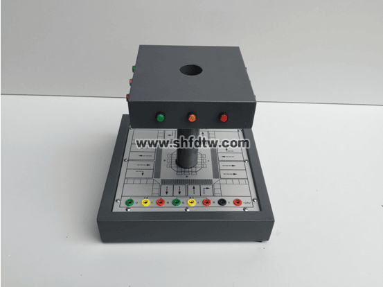 十字路口交通灯实训模型 十字路口交通灯实物教学模型 交通灯实训模型 交通灯模型实训设备(图1)