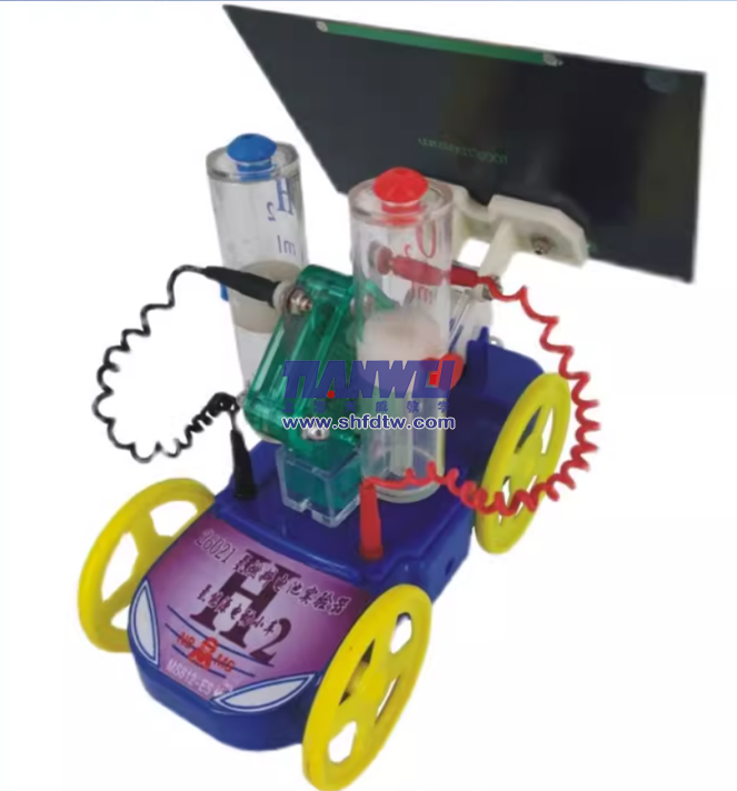 太阳能燃料电池氢氧发电模型小车(图1)