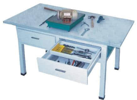 本电机拆装教室装置是为各类院校学生拆装各种电机而设计的，电机维修实训台通过对常用多种电机的动手拆装，使学生掌握电机从里到外的构成及各组成器件的认识，根据电机拆装的特点，电机拆装维修实训台材质采用全钢结(图1)