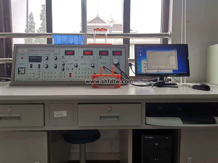 检测与转换(传感器)技术实训装置(图1)